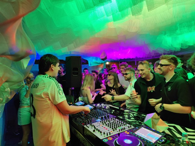 28 czerwca w TAMA Poznań wspaniali ludzie celebrowali Pride Week przy muzyce techno. Za konsoletą DJ Eargasm God
