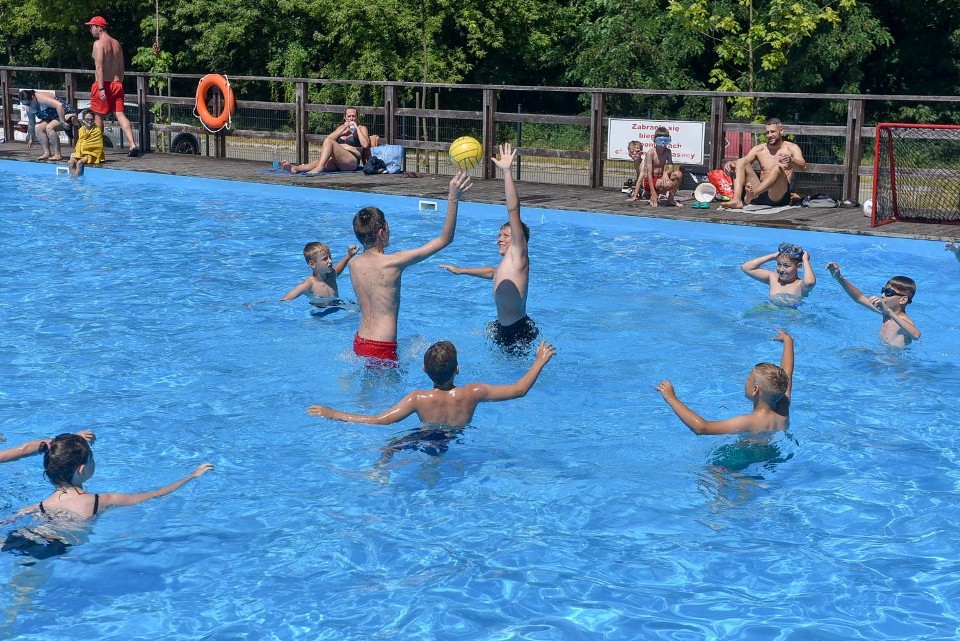 Inauguracja letnich imprez basenowych w Toruniu