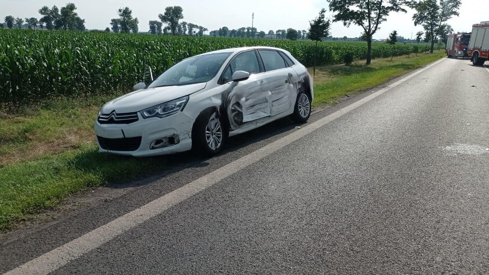 W wypadku trzech pojazdów na drodze krajowej nr 32 między Grodziskiem a Ptaszkowem poszkodowane zostały 3 osoby