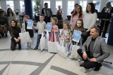 To są laureaci konkursu na pisanki i kartki wielkanocne w Chełmnie. Nazwiska, zdjęcia