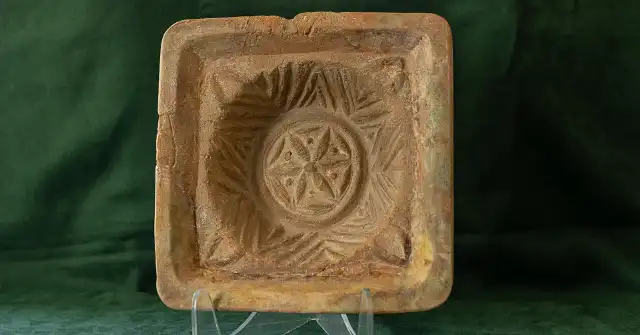 Zabytek Miesiąca w Muzeum Podlaskim. W lipcu został nim wyjątkowy kafel             