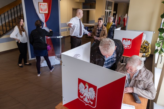 Trwa I tura wyborów samorządowych, w których bydgoszczanie wybierają swoich kandydatów na prezydenta miasta, do Rady Miasta oraz do sejmiku województwa.