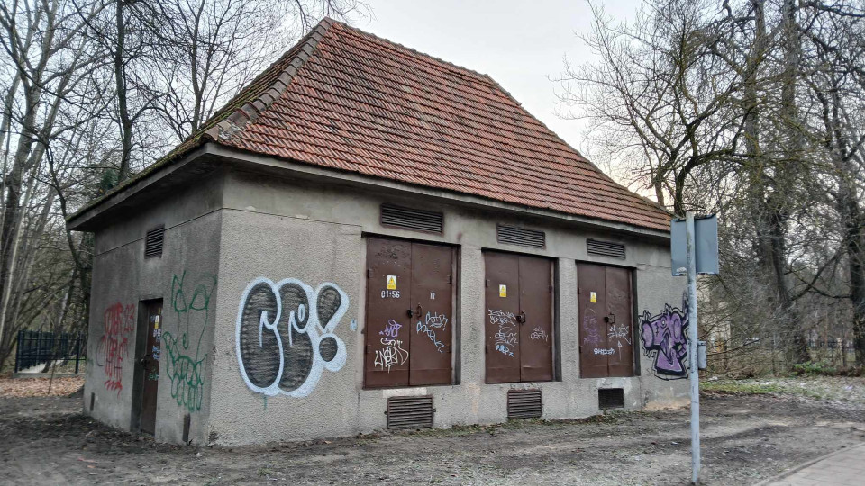 Stacja transformatorowa pochodzi z lat 40. XX wieku