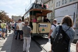 Zabytkowe autobusy i tramwaje na ulicach Poznania. Można się nimi przejechać. Zobacz zdjęcia!