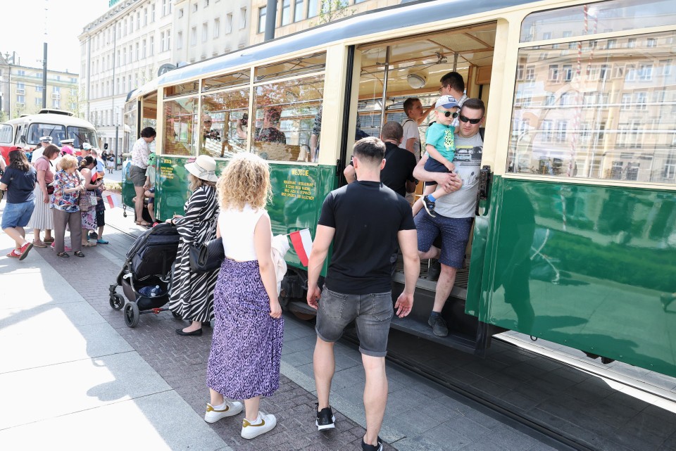 Na poznańskich ulicach można spotkać historyczne autobusy i...