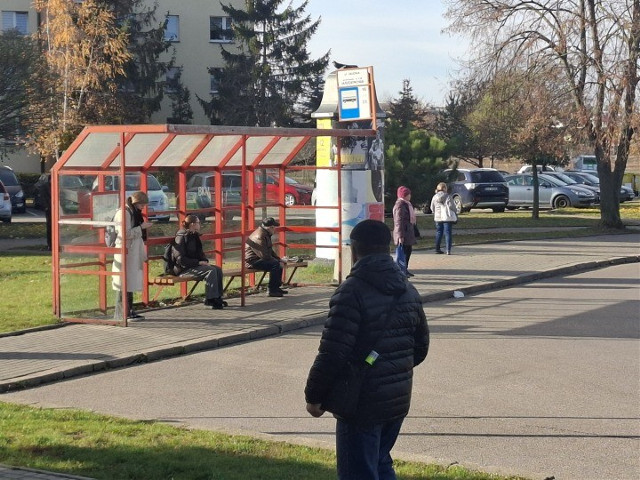 Zziębnięta i przestraszona trzylatka błąkała się po Dziesięcinach w Białymstoku. Nikt nie zauważył jej zniknięcia