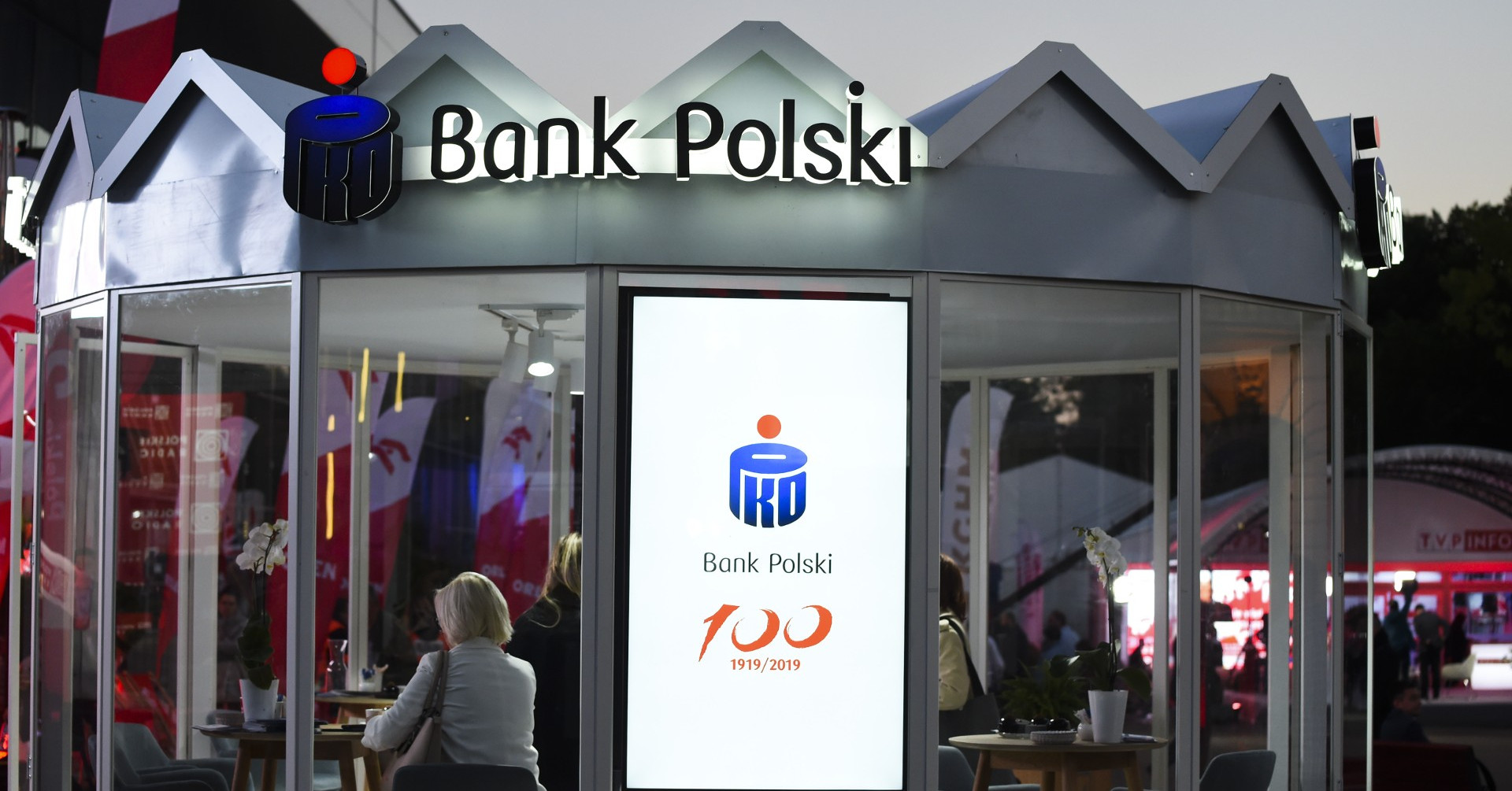 Klienci PKO BP zapłacą BLIKIEM… później. Nowa funkcja trafi do