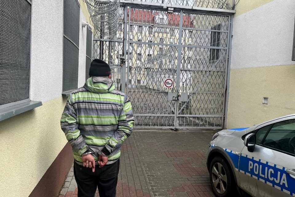 Funkcjonariusze z Komisariatu Policji w Nowem zatrzymali...
