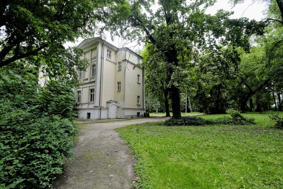Sprzedaż pałacu w Sapowicach wywołuje kontrowersje wśród...