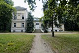 Bitwa o pałac w Sapowicach koło Poznania. Komu zależy na sprzedaży byłego oddziału Biblioteki Raczyńskich?  