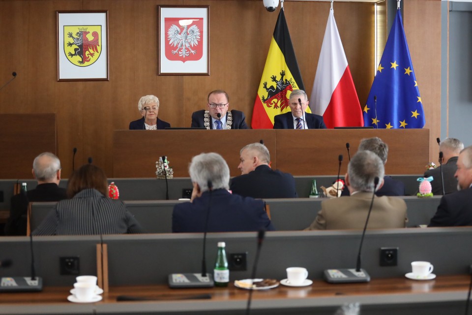 Podczas 67. sesji Rady Powiatu Inowrocławskiego wręczono...