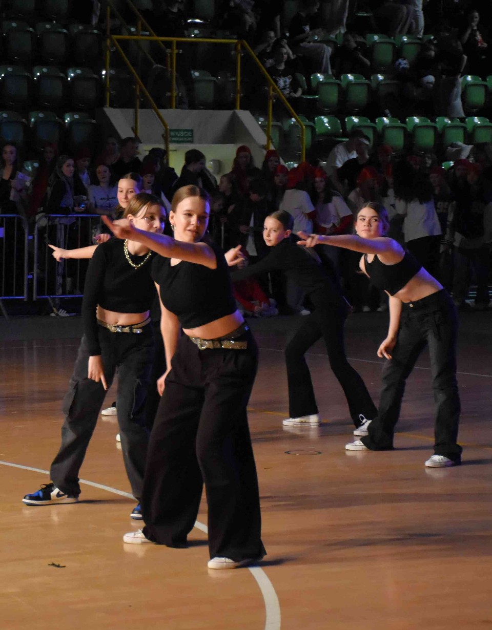 Tancerze z kilkudziesięciu szkół w kraju walczą w...