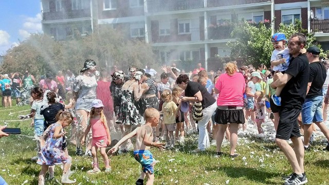 Wiele osób, w tym najmłodszych mieszkańców, bawiło się na Osiedlowym Dniu Dziecka w Kruszwicy