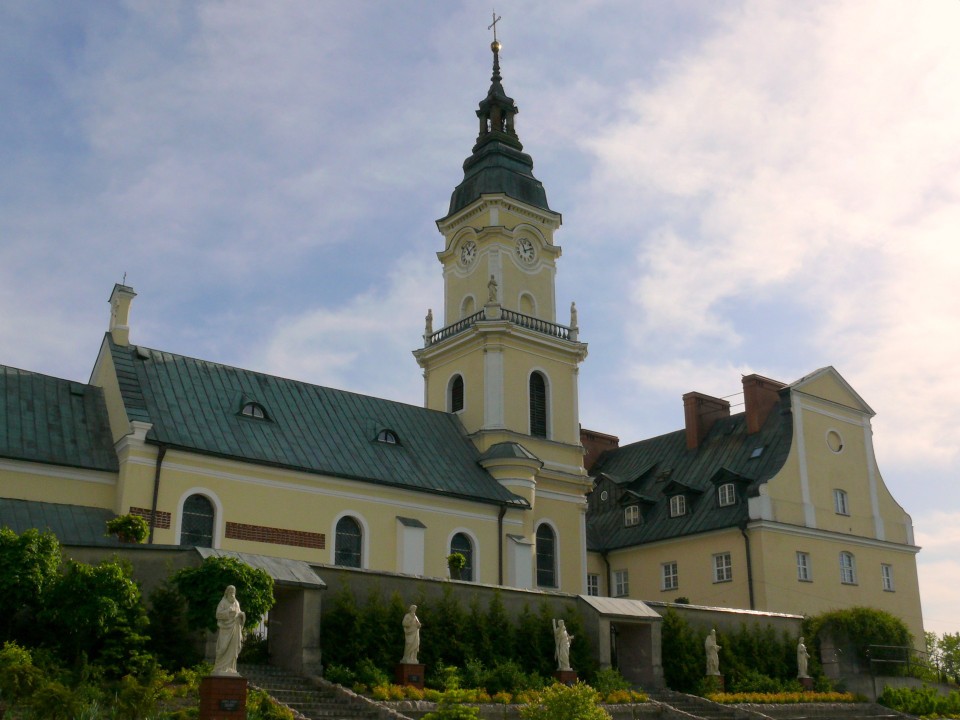 Skarbem Brdowa jest kościół i klasztor Paulinów. Akt...