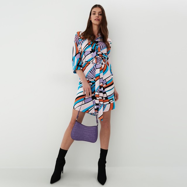 Mohito - Sukienka koszulowa mini w geometryczne wzory - Fioletowy