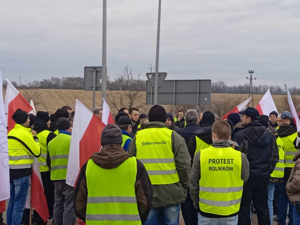 Rolnicy z powiatu aleksandrowskiego protestują w Medyce.