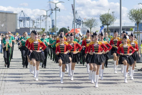 Mażoretki, orkiestra i tańce ludowe – wielki koncert w Wasilkowie
