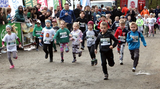 W biegach dziecięcych 3. Bronek FE Kids na różnych dystansach pobiegło wielu młodych amatorów tej dyscypliny sportu