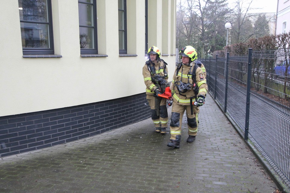 Ćwiczenia w kinoteatrze Rondo w Chełmnie, strażacy z PSP i...