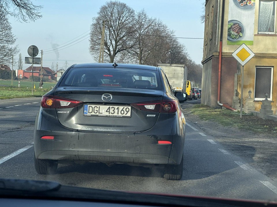 Nielegalny protest na drodze 292 w okolicach Głogowa...