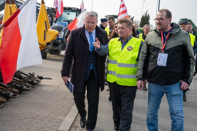 Wicewojewoda Piotr Hemmerling spotkał się w Grudziądzu z protestującymi rolnikami