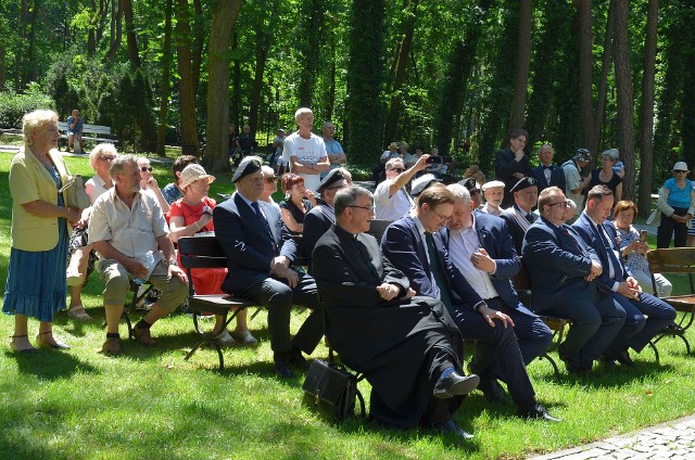 W Dworku Prezydenta RP w Ciechocinku posadzono drzewo jabłoni upamiętniające bł. Rodzinę Ulmów i wszystkich Polaków ratujących podczas II wojny światowej Żydów.