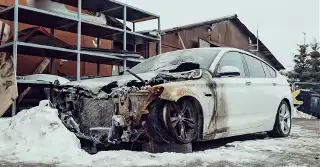Wraki jeżdżące po drogach to poważny problem. Sprzedawcy oszukują na potęgę