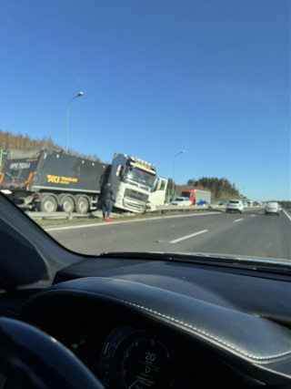 Wypadek na DK 8 w Jurowcach