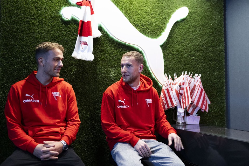 Mikkel Maigaard (z lewej) i Andreas Skavgaard podczas...