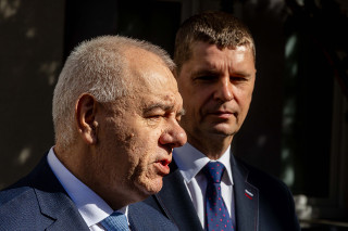 Politycy PiS krytykują rezolucję Parlamentu Europejskiego ws. wspólnej polityki obronnej