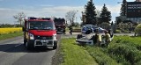 Wypadek w Kiełczynie koło Książa Wielkopolskiego. Po kolizji z ciągnikiem rolniczym samochód osobowy dachował