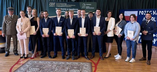 Pożegnanie absolwentów 2024 Mundurowego Technikum BZDZ w Aleksandrowie Kujawskim