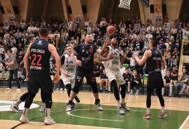 Koszykarze Noteci dwa razy poradzili sobie z Polonią Bytom. Teraz ograli Basket Warszawa