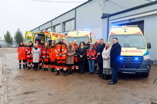 Nowe ambulanse dla białostockiego pogotowia. Jeden pojedzie do Siemiatycz