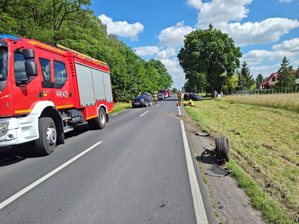 Zderzenie trzech pojazdów na trasie Grodzisk-Lasówki