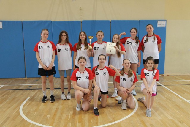 W Chełmnie odbyły się powiatowe Igrzyska Dzieci w koszykówce dziewcząt i chłopców