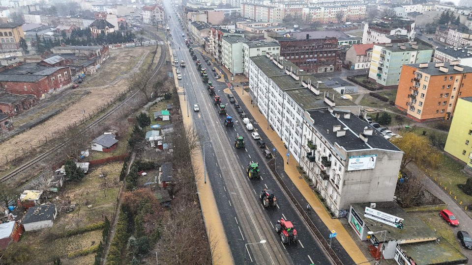 Blisko 100 ciągników przejechało przez centrum Grudziądza