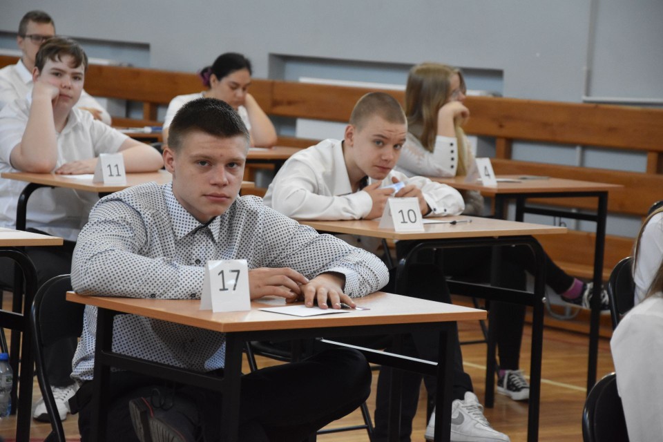 Egzamin ósmoklasisty z matematyki 2024 w SP nr 1 w...