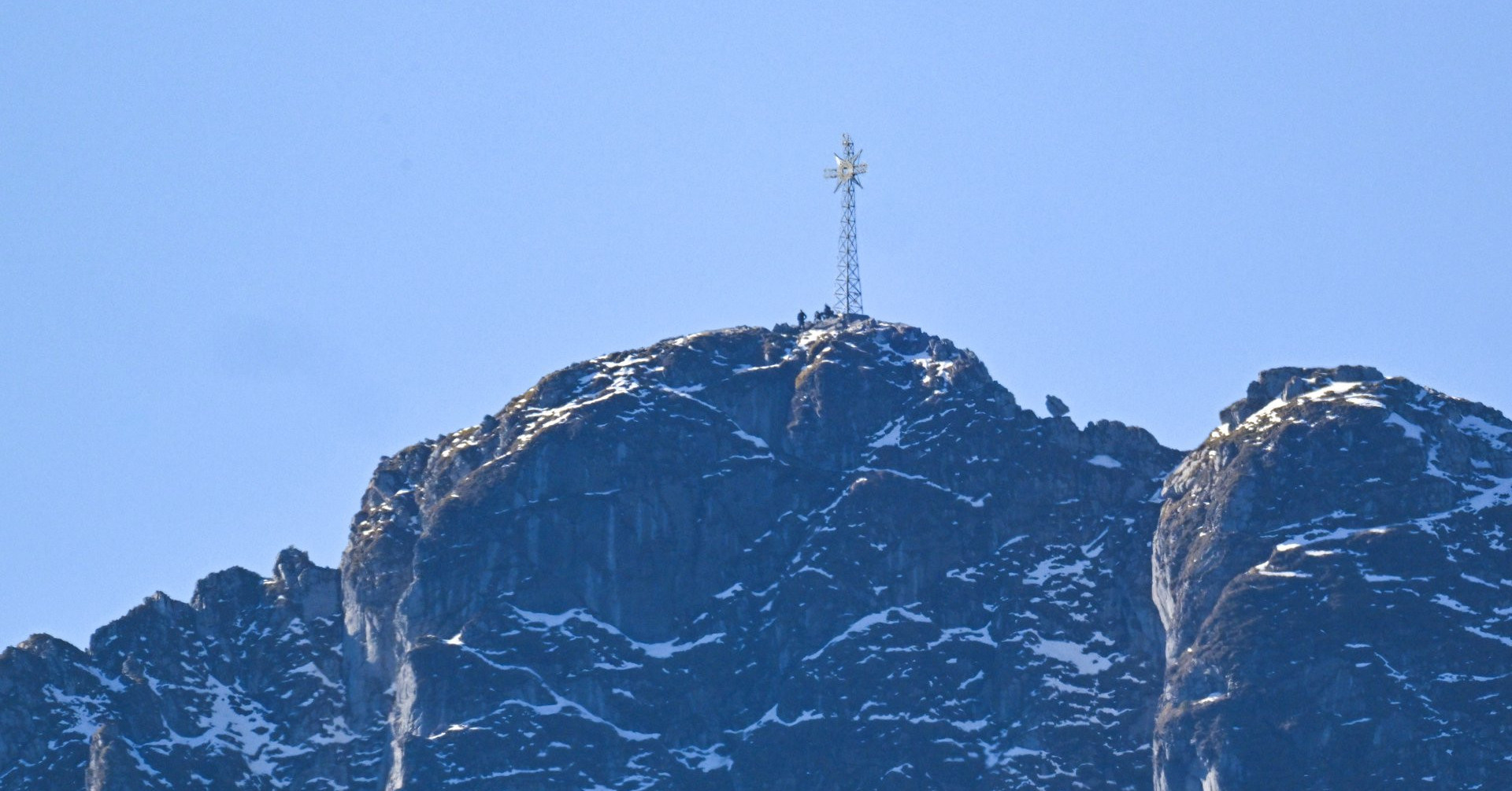 bezchmurne-niebo-i-plus-17-st-c-tatry-przeskakuj-z-zimy-prosto-w