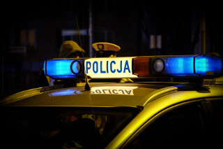 Kolejna śmierć w regionie. Kobieta została znaleziona przy banku