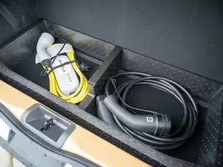 Co dzieje się na rynku aut elektrycznych? Eksperci komentują