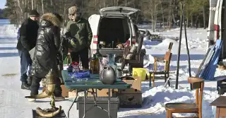 Mroźna niedziela na jarmarku w Kiermusach. Tym kuszono na Czarciej Polanie