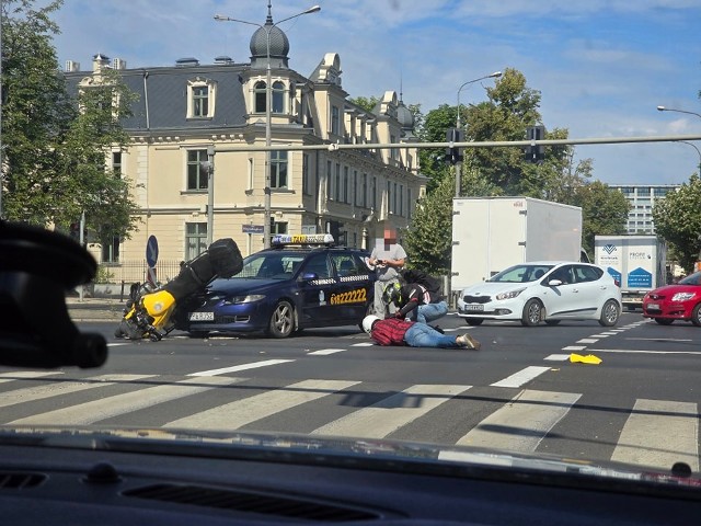 Do wypadku doszło na skrzyżowaniu al. Niepodległości z Libelta w Poznaniu.