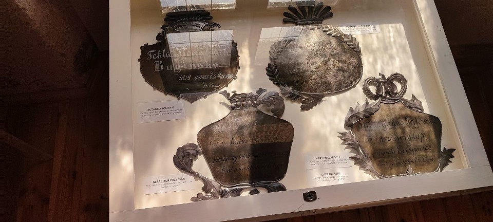 W toruńskim muzeum można podziwiać XIX-wieczne tablice pochodzące z Kalisza. ZDJĘCIA