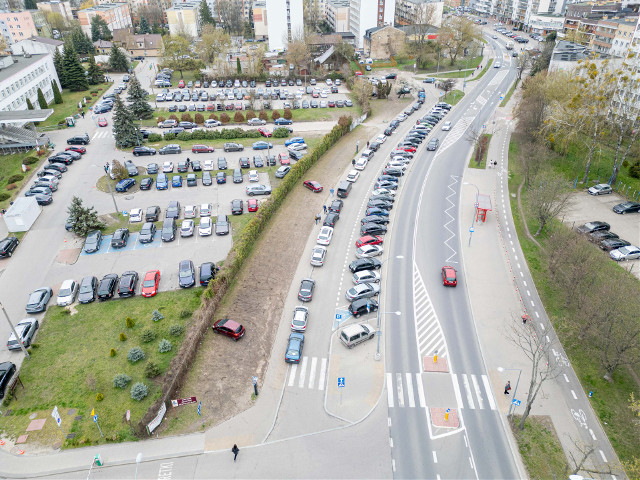 Strefa Płatnego Parkowania w Białymstoku dzieli się na dwie podstrefy: Podstrefę A i Podstrefę B zróżnicowane pod względem wysokości opłat. Ostatnia roszada pod tym względem miała miejsce w ubiegłym roku, gdy rada miasta na wniosek prezydenta podniosła nie tylko stawki, ale też przesunęła niektóre ulice położone przy szpitalach do drożej podstrefy. Między innymi na ul. Waszyngtona