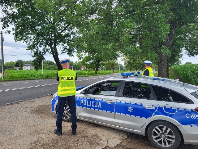 Policja z Rypina przypomina, że przekroczenie prędkości o ponad 50 km/h w obszarze zabudowanym skutkuje zatrzymaniem prawa jazdy