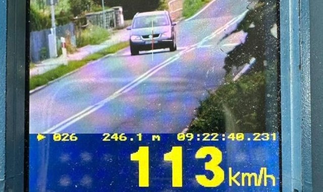 113 kilometrów na godzinę w terenie zabudowanym gnał kierowca volkswagena. Stracił prawo jazdy na 3 miesiące