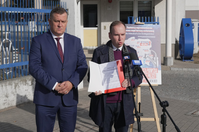 Poseł Adam Andruszkiewicz interpeluje w sprawie opłat za wodę i ścieki w Białymstoku i w Wasilkowie. Chce tarczy osłonowej dla mieszkańców