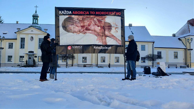 Namiot antyaborcyjny i głoszący słowo boże. Agitatorzy z Rynku Kościuszki pod lupą miasta. 