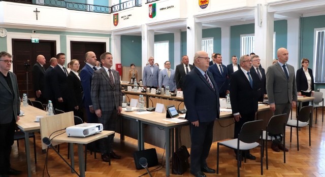 Radni powiatu grudziądzkiego złożyli ślubowanie i wybrali m.in. przewodniczącego oraz starostę. Zobacz zdjęcia>>>